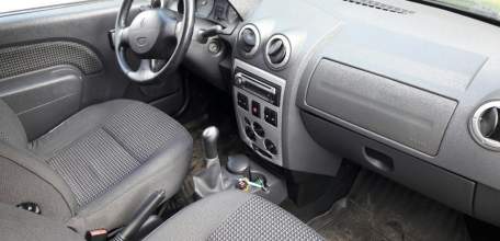 Сотрудники ОМВД России по городу Ельцу раскрыли кражу автомобиля &laquo;RENAULT SR&raquo;