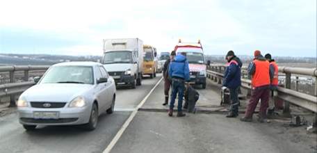 Лавский мост стал причиной пробки на автодороге М4 &laquo;Дон&raquo;