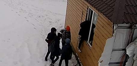 Полиция установила личности вандалов, наследивших в парке железнодорожников