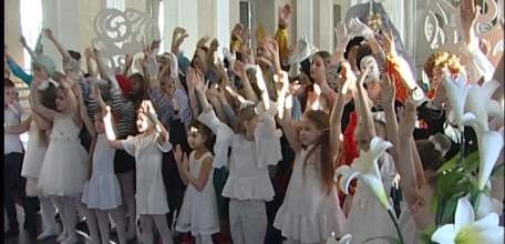 Всемирный день и Год театра в России ДШИ имени Любови Соколовой отметила капустником и посвящением в служителей Мельпомены