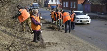 Более тысячи ельчан приняли участие в первых весенних субботниках
