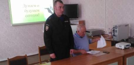 Сотрудники ОМВД России по городу Ельцу прочитали лекцию о здоровой и успешной жизни