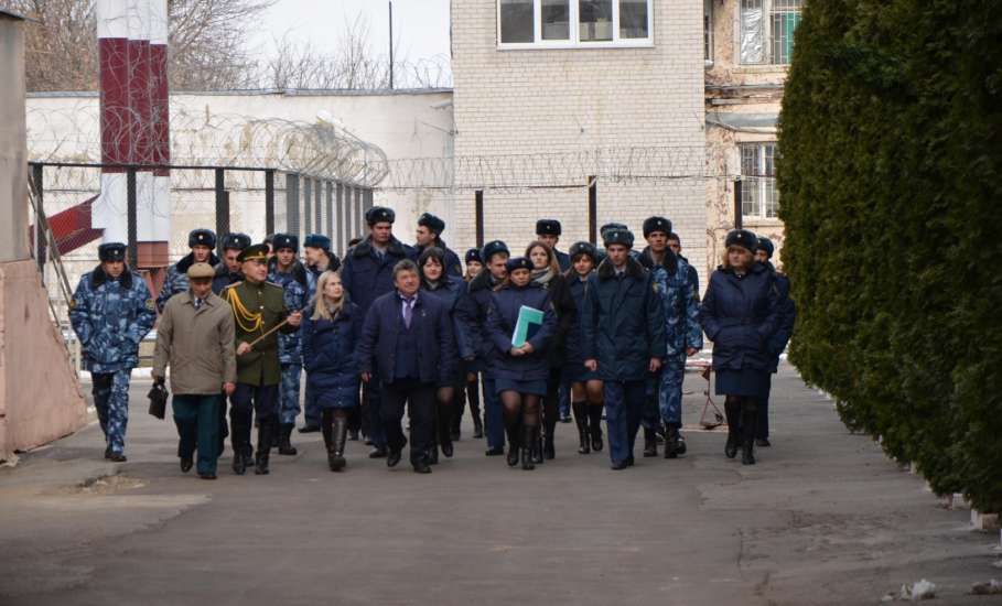 На базе тюрьмы №2 города Ельца состоялся слёт сотрудников УИС Липецкой области первого года службы и ветеранов уголовно-исполнительной системы области