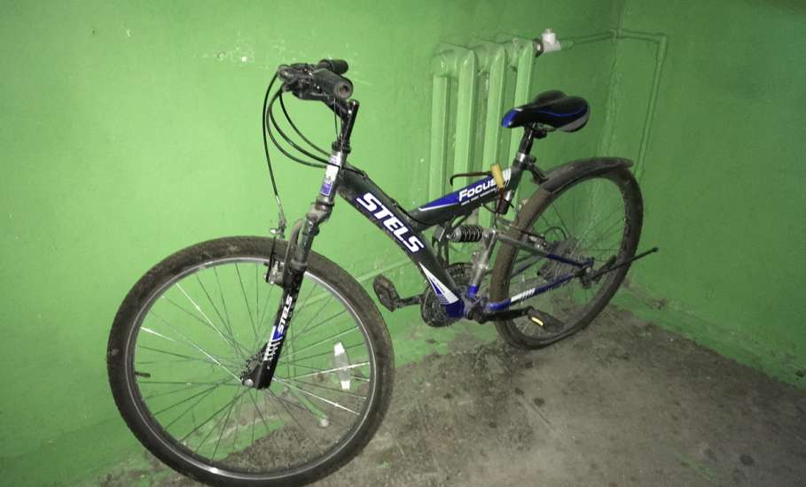 В Ельце из подьезда многоквартирного дома по улице Вермишева украли два велосипеда