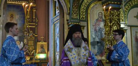 В канун праздника Благовещения епископ Максим возглавил Всенощное бдение в Вознесенском соборе