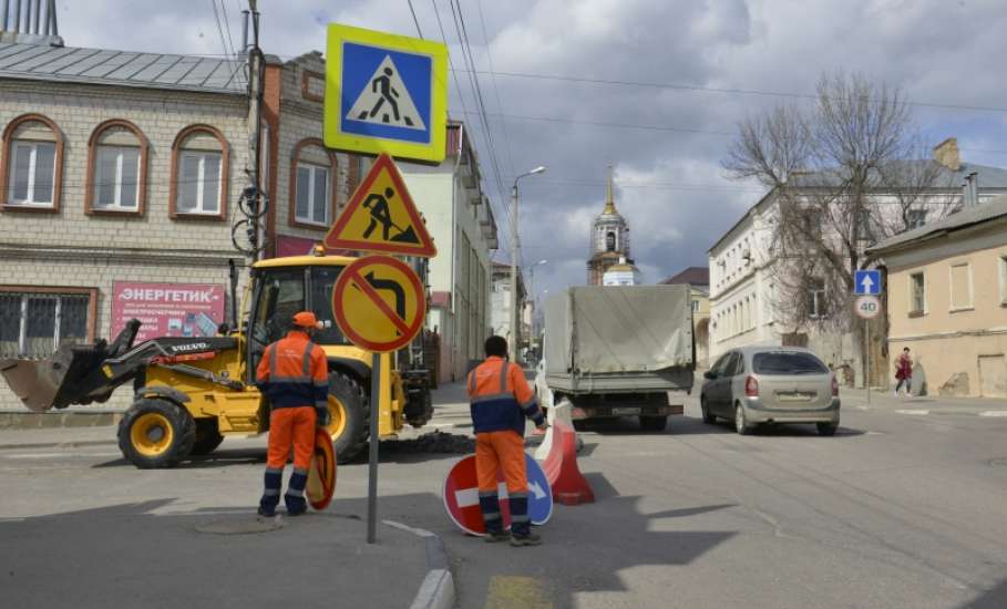 В Ельце стартовали работы по национальному проекту «Безопасные и качественные автомобильные дороги»