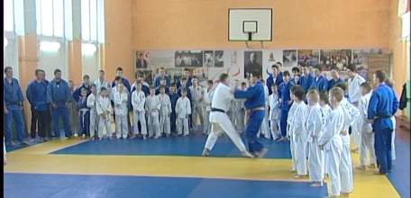 Преподаватели и воспитанники спортшколы &laquo;Спартак&raquo; провели мастер-классы в рамках городской декады спорта