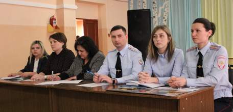 В рамках областного форума &laquo;Вместе ради детей!&raquo; в школе посёлка Солидарность прошло родительское собрание
