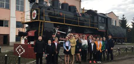 В рамках областного форума «Вместе ради детей» сотрудники Елецкого ЛО МВД России на транспорте провели экскурсию по железной дороге для учеников школы-интерната №4