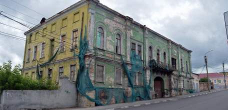 Прокурор г. Ельца в судебном порядке добился возложения на собственника исторического задания обязанности провести его реставрацию