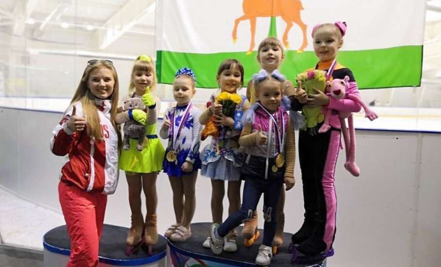 В Ельце прошли соревнования по фигурному катанию на коньках «Хрустальный конёк»