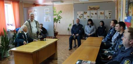 В исправительной колонии №4 г. Ельца состоялась встреча ветерана Великой Отечественной войны с молодыми сотрудниками