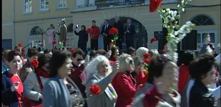 Ельчане отметили Первомай праздничным шествием