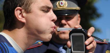 В праздничные дни в Елецком районе ГИБДД будет проверять водителей на предмет управления транспортным средством в состоянии&nbsp;опьянения