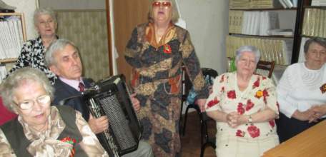 В Елецком филиале общества слепых спели песни военных лет