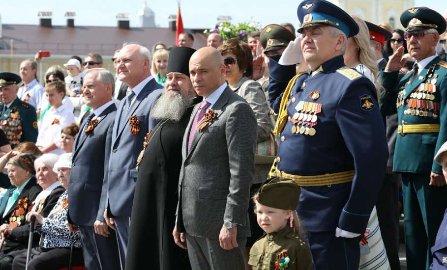 Игорь Артамонов принял участие в праздновании Дня Победы в Ельце
