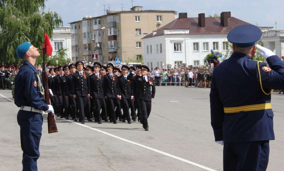 Линейный отдел МВД России на транспорте принял участие в Параде Победы в Ельце