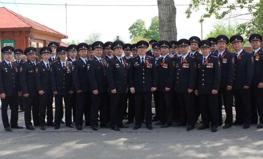 Линейный отдел МВД России на транспорте принял участие в Параде Победы в Ельце
