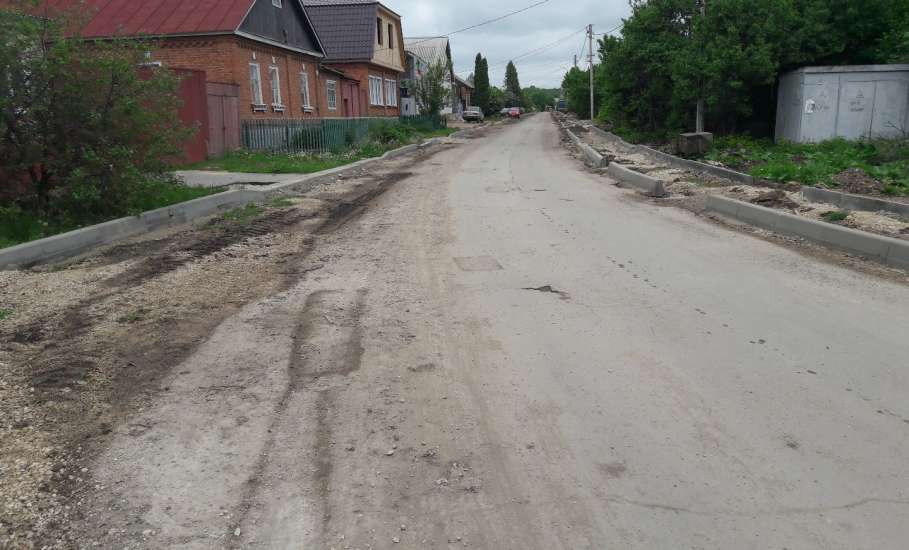 В Ельце продолжаются работы в рамках национального проекта «Безопасные и качественные автомобильные дороги»