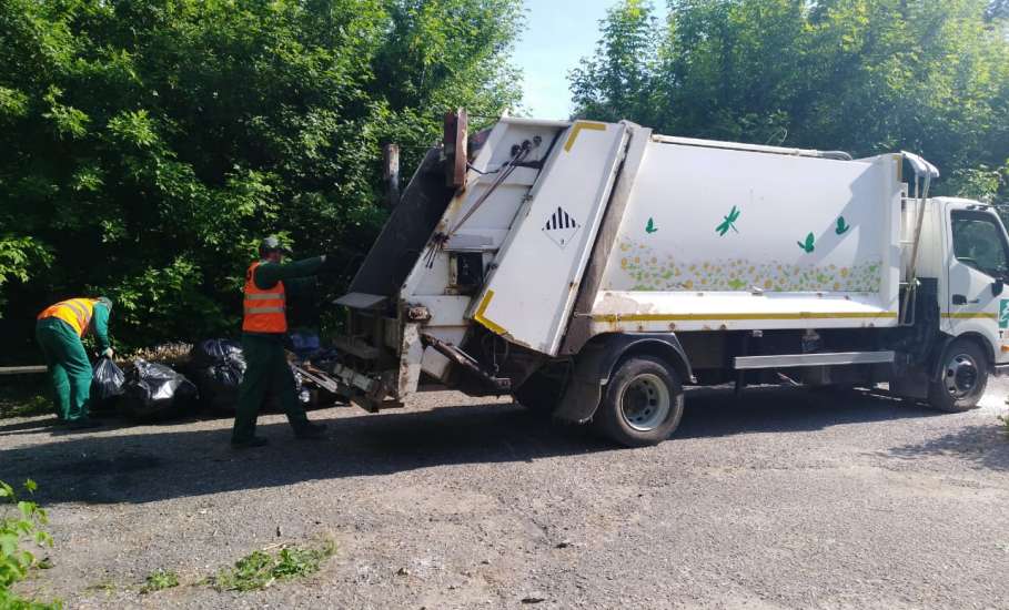 Компания «ТЭКО-Сервис» и неравнодушные горожане убрали мусор в Петровском парке