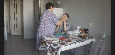 Организована доследственная проверка по сообщению СМИ о жестоком обращении сиделки с подопечной в Ельце