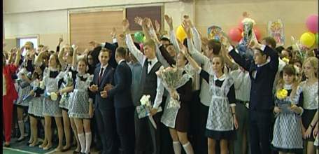 Праздники последнего звонка для выпускников прошли в школах Ельца