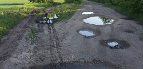 От деревни Улусарка в сторону деревни Барановка, полностью отсутствует дорожное покрытие!