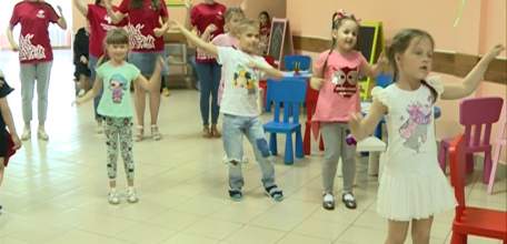 В День защиты детей волонтёры-медики провели в детской поликлинике познавательную акцию