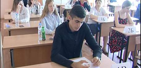 В Ельце выпускники 11-х классов сдавали самый массовый ЕГЭ по выбору