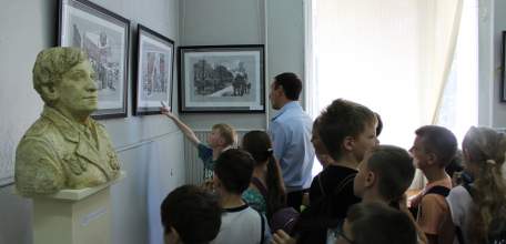 В Ельце продолжает свою работу выставка, посвящённая 100-летию органов внутренних дел на транспорте