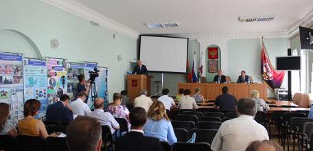 Глава города Ельца отчитался перед депутатами о результатах своей деятельности