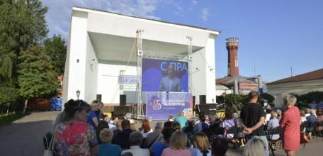 Ельчане стали свидетелями праздничного концерта в честь Дня металлурга