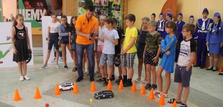 В Липецкой области «Лаборатория безопасности» обучила правилам поведения на дороге более одиннадцати тысяч детей и подростков