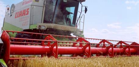 Аграрии Липецкой области собрали первый миллион тонн зерна