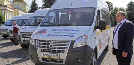 Микроавтобус для доставки сельчан старшего поколения в поликлиники получил ОБУ &laquo;ЦСЗН по Елецкому району&raquo;