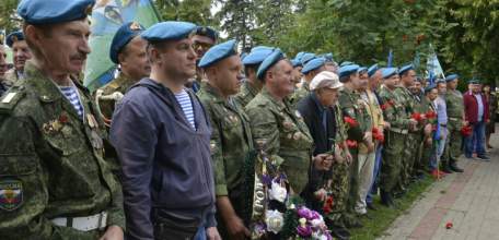 В Ельце торжественно отметили день ВДВ