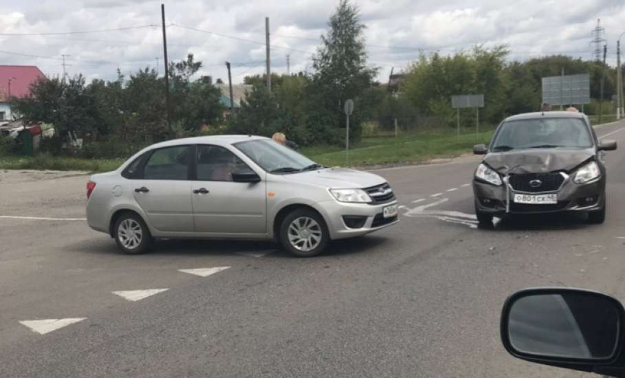 В Ельце на Орловском шоссе произошло ДТП