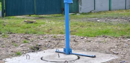 В Елецком районе по требованию прокурора возле дома инвалида установлена водозаборная колонка