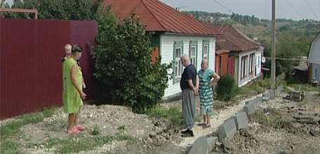 Для кого ремонтируют дороги? &laquo;Для нас!&raquo;- считают жители улицы Мира и отстаивают свою позицию