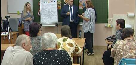 Исполняющий обязанности главы города Евгений Боровских провёл встречу с жителями города