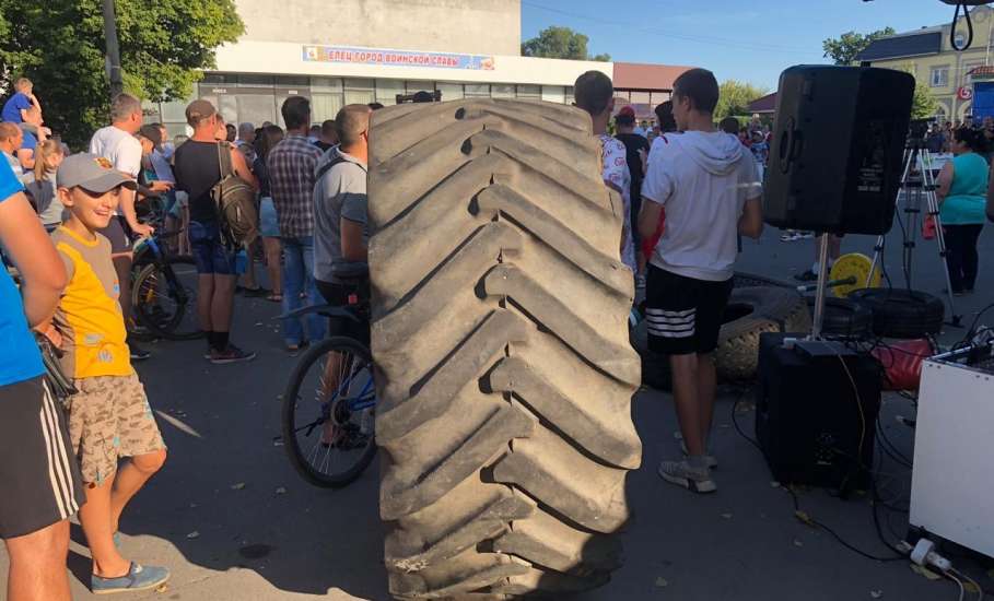 В Ельце прошёл открытый чемпионат города по силовому экстриму