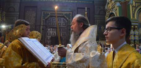 Епископ Максим возглавил Божественную литургию в Вознесенском соборе и молебен на начало нового учебного года