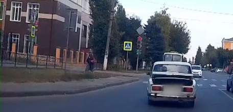 Несовершеннолетний водитель автомобиля пытался скрыться от сотрудников ГИБДД