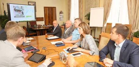 Работу по сокращению числа пивных заведений в регионе обсудили участники совещания под руководством Игоря Артамонова