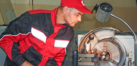 «Лучший по профессии»: в Ельце прошёл VIII конкурс профессионального мастерства среди рабочих металлообрабатывающих профессий