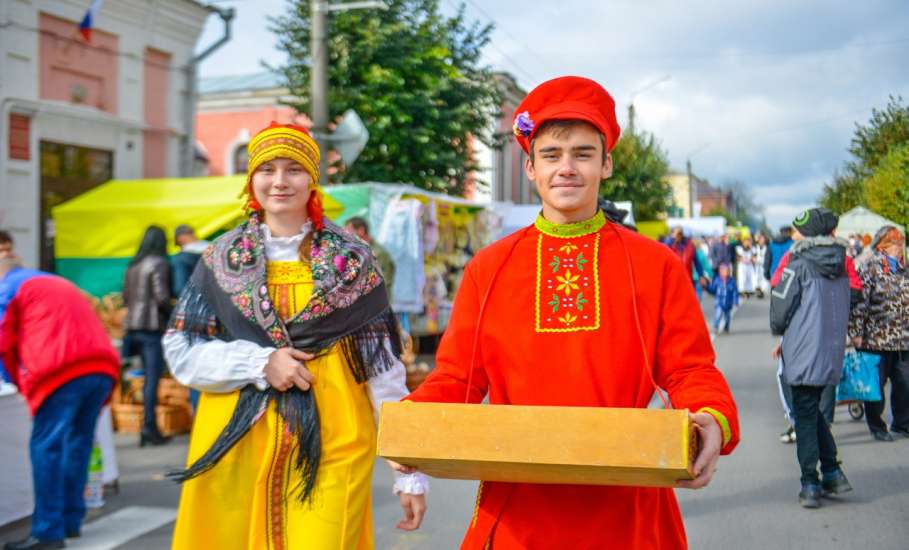 В Ельце прошёл X Межрегиональный событийный туристский фестиваль «Антоновские яблоки»