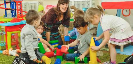 Игорь Артамонов: «Будем повышать зарплату сотрудникам детских садов и младшему медперсоналу»