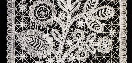 Изделия фабрики «Елецкие кружева» отмечены двумя золотыми знаками качества