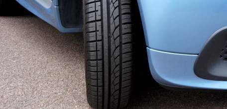 В Ельце на Задонской улице 72-летняя женщина попала под колёса автомобиля