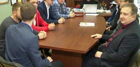 День учителя в пятом лицее отметят 11 мужчин: коллектив прирастает представителями мужской половины педагогической профессии